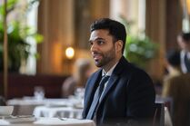 3x07-2 Mo restaurant.jpg (958 KB)