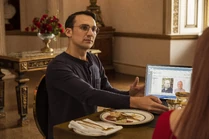 2x08-19.jpg (1.66 MB)