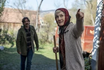3x04-50 Dasha Niko barn door fix Poland.jpg (951 KB)