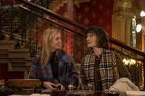 3x07-9 Villanelle Dasha hotel.jpg (1.93 MB)