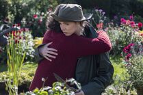 3x04-27 Bertha grieving Villanelle hug.jpg (1,006 KB)