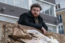 3x07-33 Bear dumpster.jpg (1.02 MB)