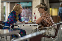 3x02-32 Villanelle Dasha lunch