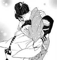 Hakuji hugging Koyuki