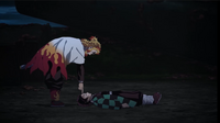 Kyojuro tells Tanjiro to concentrate