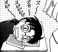 金田一上課時戴著假眼鏡睡覺
