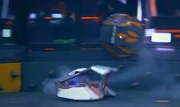 Tánshè makes a late effort to throw Weber out of the arena