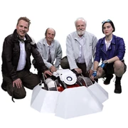 Tánshè with its team in Season 1