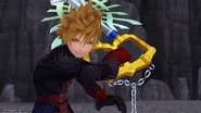 Ventus-Vanitas prepares an attack with the χ-blade.