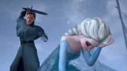 Hans probeer Elsa doodmaak.
