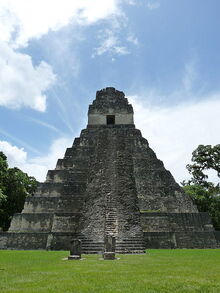 450px-Templo I (Tikal)