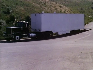MobileUnitWhite.jpg (75 KB) F.L.A.G. Mobile Unit with the no-sleeper cab and unpainted trailer