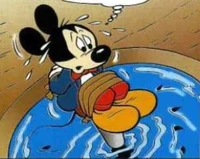 Ο Μίκυ πάνω από το νερό με τα σκυλόψαρα