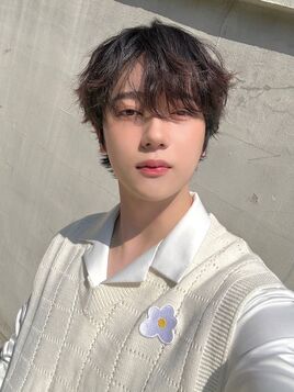 Boo Juyeong ELEMENT selca