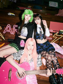 STARLIGHT MOONLIGHT group concept photo