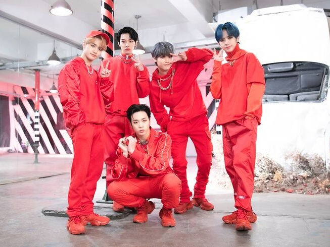 2025最新のスタイル X.25 | Fandom | Wiki Fandom Fanon K-Pop K-POP・アジア