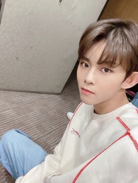 Bong Roohwan ELEMENT selca