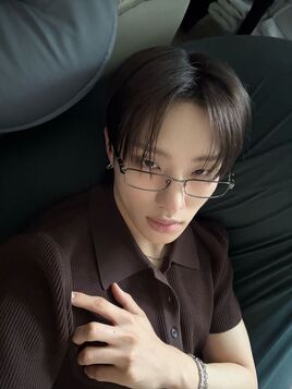Alex Han ELEMENT selca