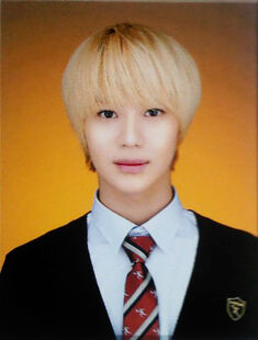 Taemin-graduation-1