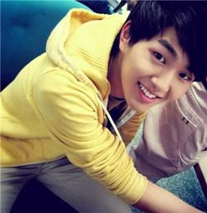 302px-Onew-1