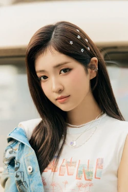 LIMELIGHT MADEIN ミユ スへ ガウン チェキ ポラロイド miu MiU (MADEIN)/Gallery | Kpop Wiki | Fandom