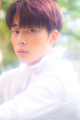 Yoo Seonho Spring, Seonho promo photo