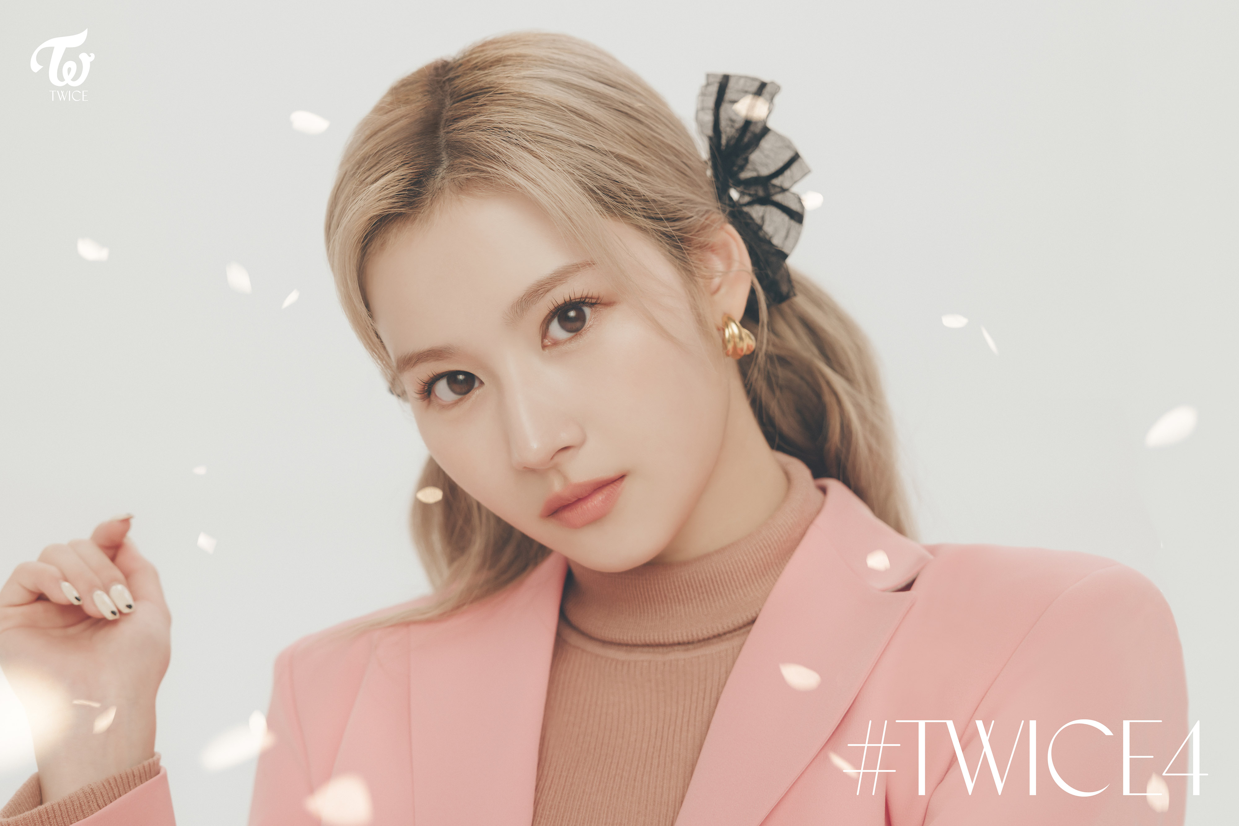 Twice sana Sana/Facts