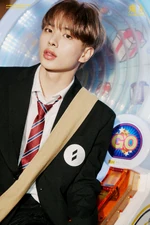 ATBO Ryu Junmin The Beginning - Bisang concept photo 3.png (9.91 MB) The Beginning : 飛上 (3)