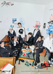 Stray Kids Go Live group concept photo (1)