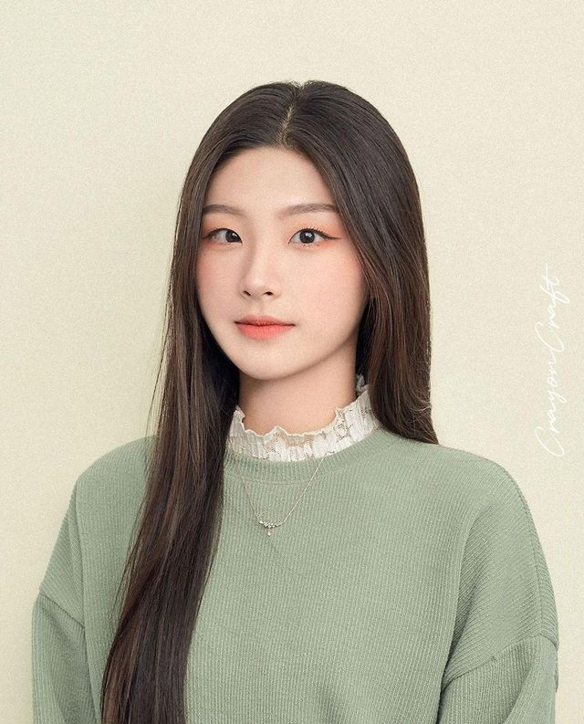 Park_Soyeon_Profile_photo_(April_2020).png