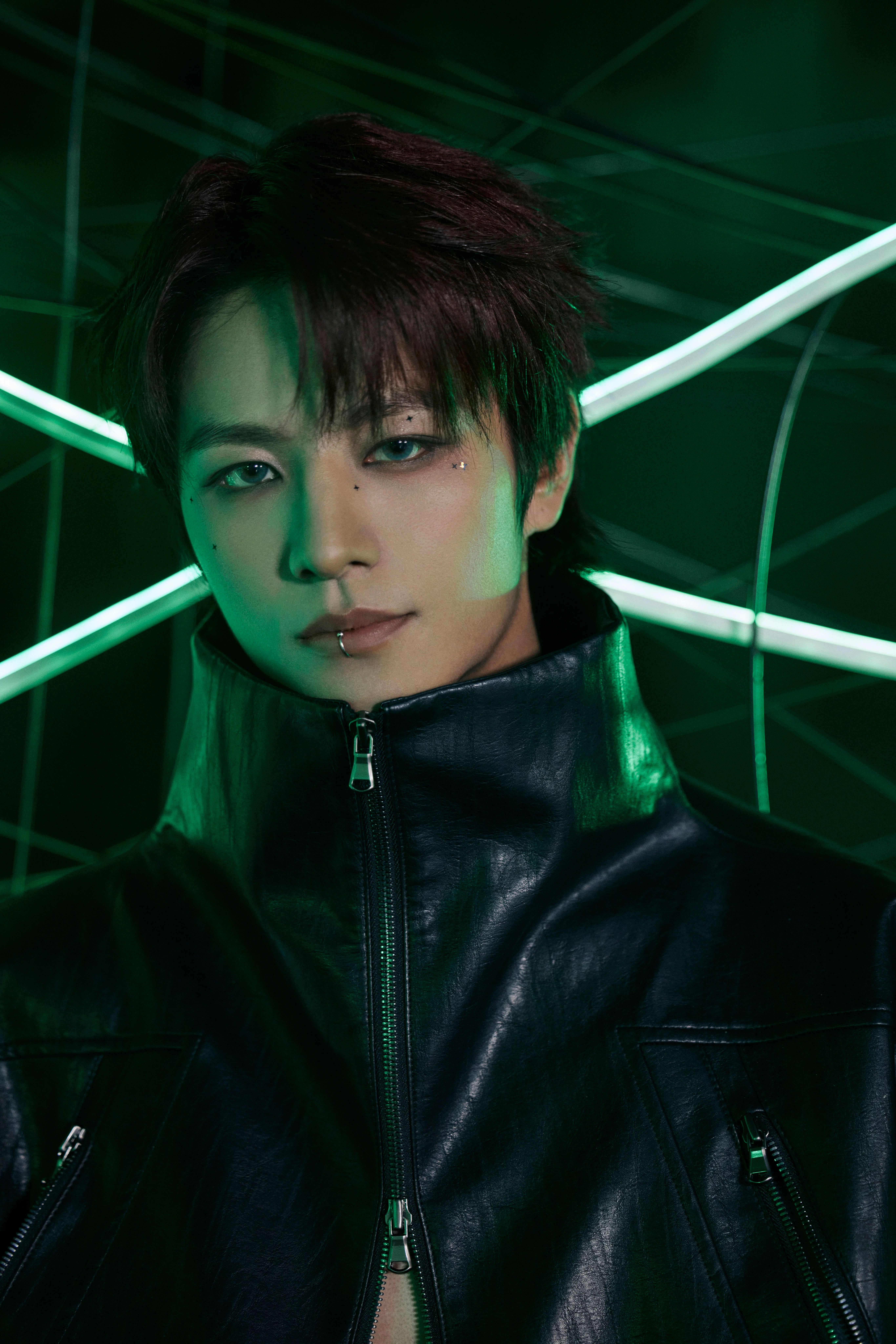 DAVID BOWIE CENTRE TICKETS AVAILABLE THURSDAY — David Bowie, image size:5464x8192