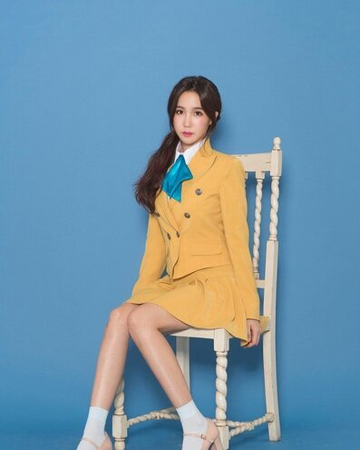 Happy 27th Birthday To The Lovely Heo Min Jin Choa Main Vocalist And Maknae For Crayon Pop And Th Happy 27th Birthday 27th Birthday Pop