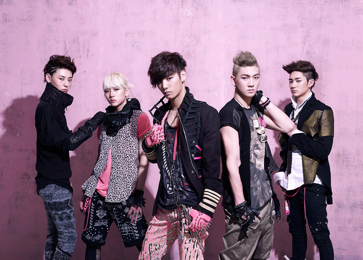 Газон канада грин. Кан донхо nu'est. Ot est. Корейская группа mass. Пырей бескорневищный.