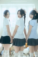 Glow Up (1) (We вер.) (Лив, Вони & Минами)