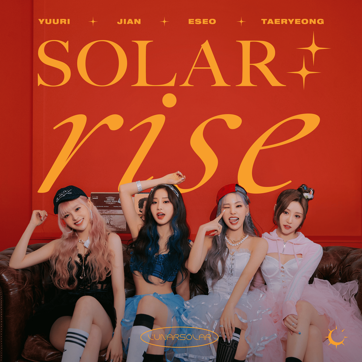 K-POP・アジア solar Solar Collaborates with Taiwanese Singer 9m88 for Chinese
