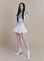 "Pose!" (2)