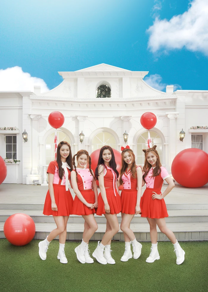 Ростове фигуры надувные. Промо б. Креативные промостойки. Промо акции в торговом центре. Промоутер в магазине.