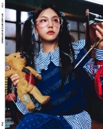 ITZY Yeji Gold concept photo 4.png (2,07 МБ) Gold (4)