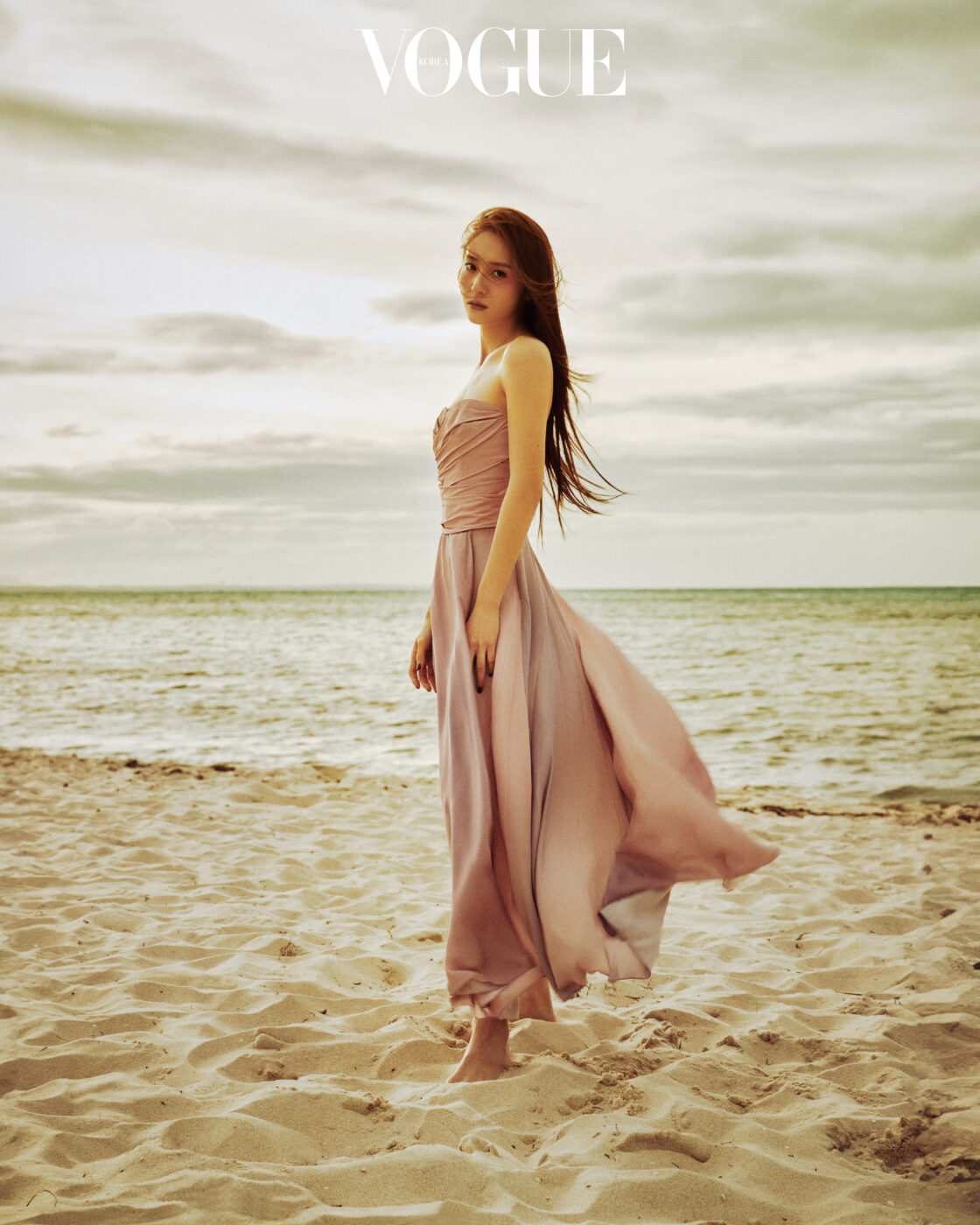 f(x) クリスタル(KRYSTAL) 写真集 BETWEEN US Amazon.co.jp: Fx Crystal Krystal Photo Collection BETWEEN US