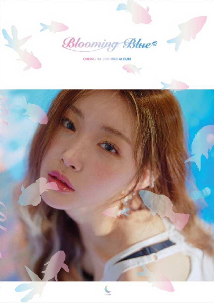 https://static.wikia.nocookie.net/kpop/images/7/7c/Chungha_Blooming_Blue_physical_cover_art.png/revision/latest?cb=20180711201626
