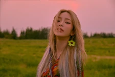 Heize We Don't Talk Together promo photo.png (2,36 МБ) Тизер к "We Don't Talk Together" (2)