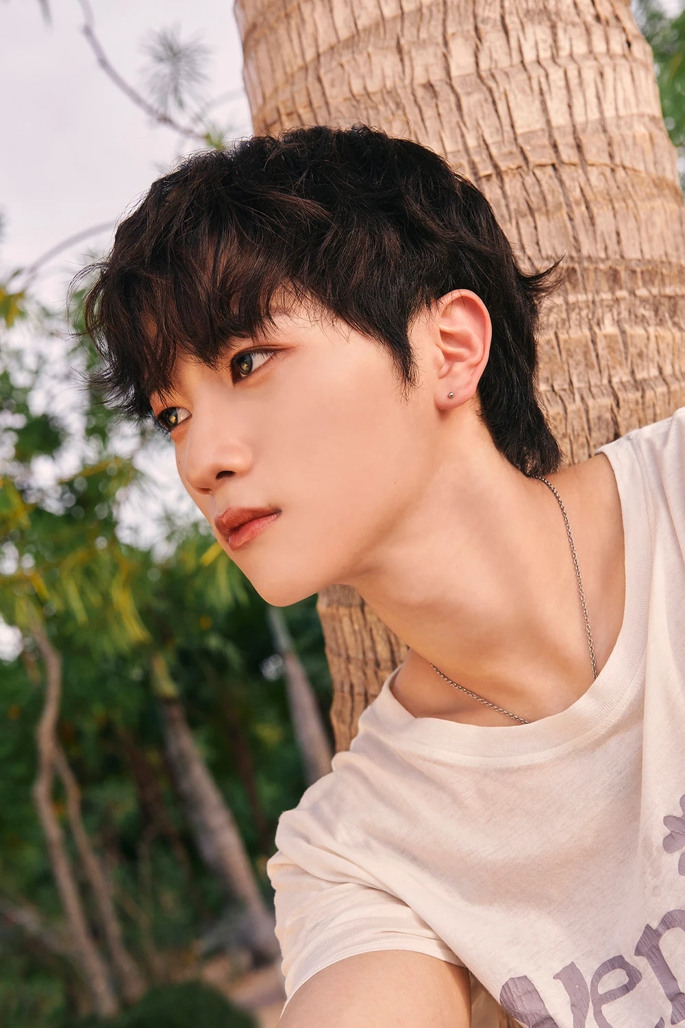 борис шварцман. красивый парень в рубашке. солидный костюм. самый симпатичны нарек. пирс броснан.