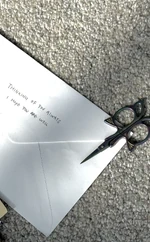 ILLIT foto teaser para Almond Chocolate 5.png (2,22 MB) Teaser (5)