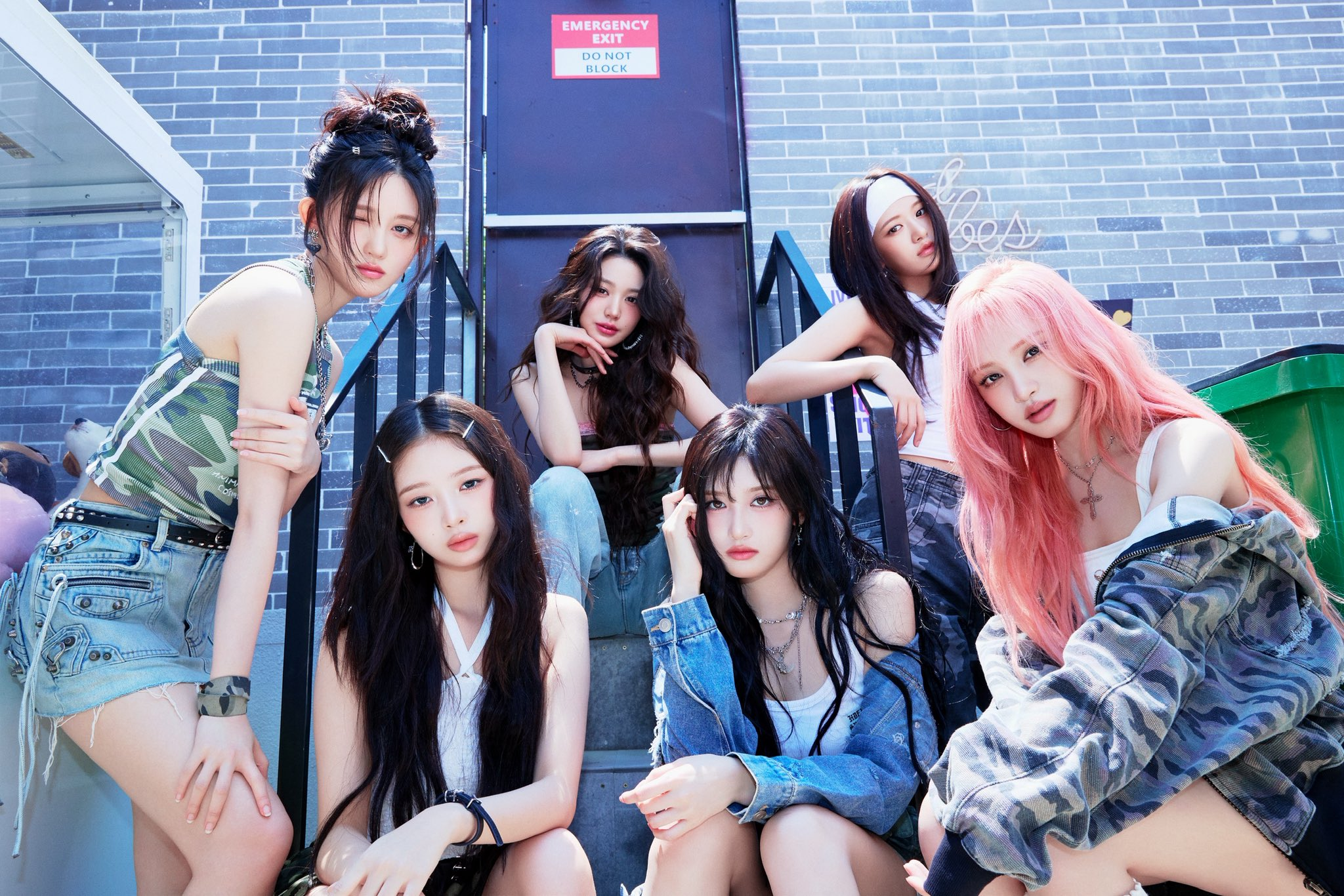 Ive showcases 11 shades of the K-pop group with new album 'I