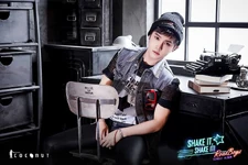 "Shake It, Shake It" (4)