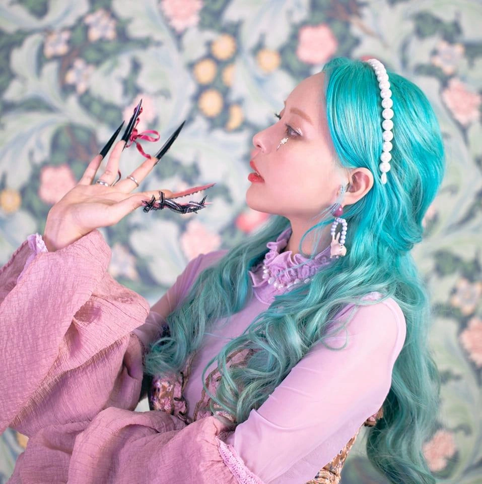 Liha (singer)