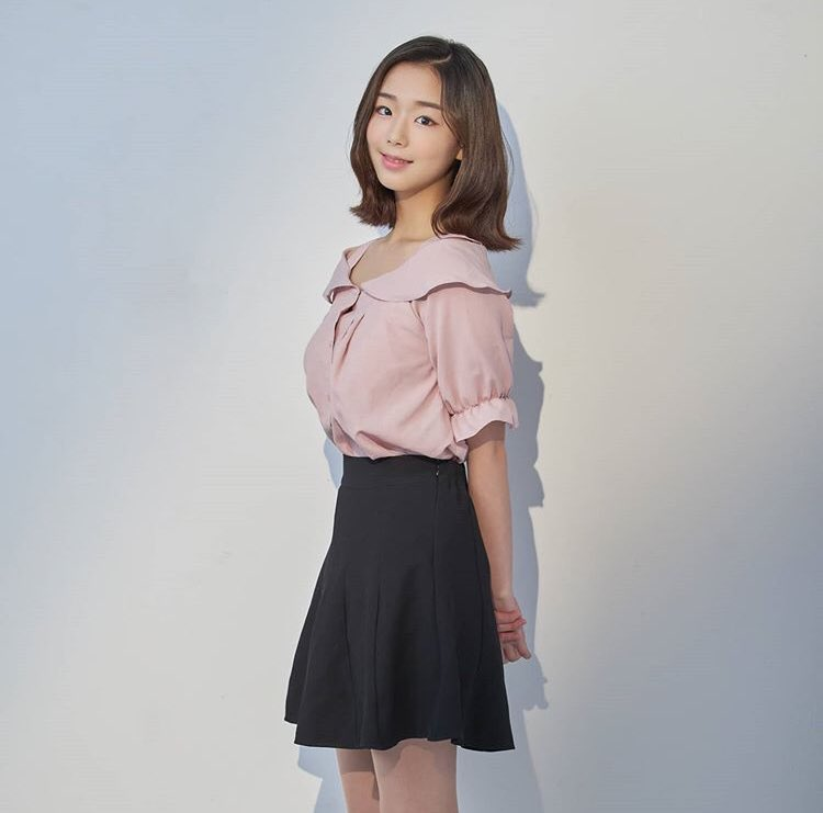Kim_Chaeyeon_Profile_Photo_2020_(5).png