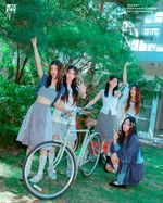 2024 Season's Greetings <24/7 with NewJeans> (3)