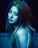 LE SSERAFIM Huh Yunjin Crazy concept photo 4.png (2.9 MB) Crazy (4) (Thundering Cedar ver.)