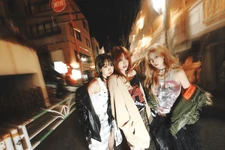 "Different" (2) (Offbeat Clove вер.) (Ким Чэвон, Хо Юнджин & Казуха)